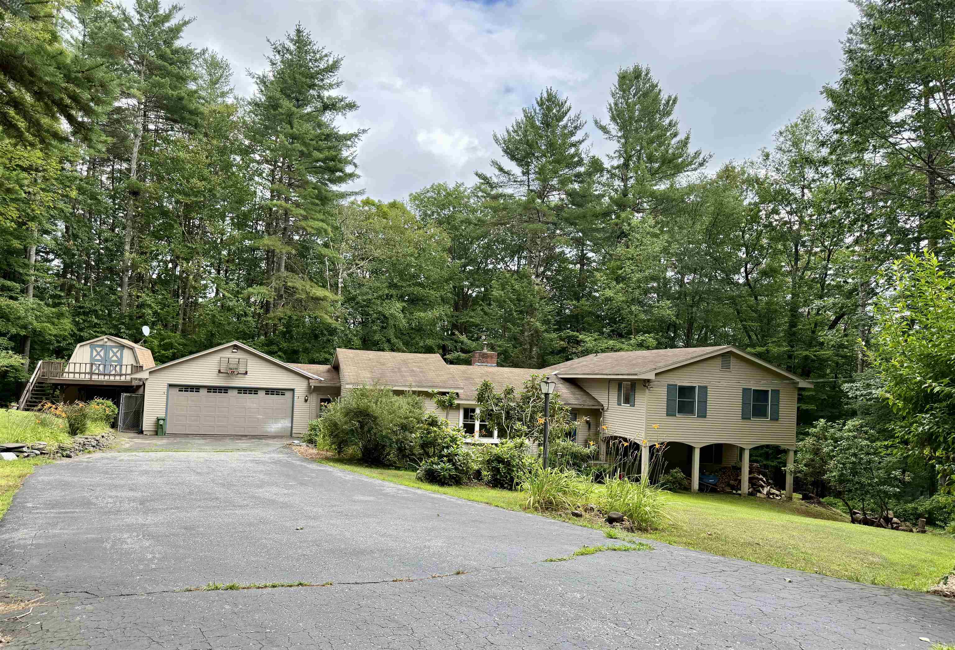 204 Meetinghouse Lane