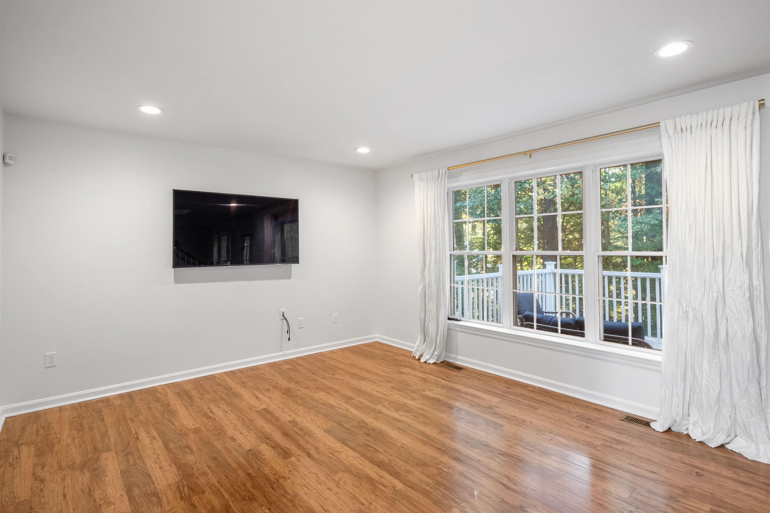 Concord, New Hampshire 03303, United States, 3 Bedrooms Bedrooms, ,3 BathroomsBathrooms,Residential,Active,246313