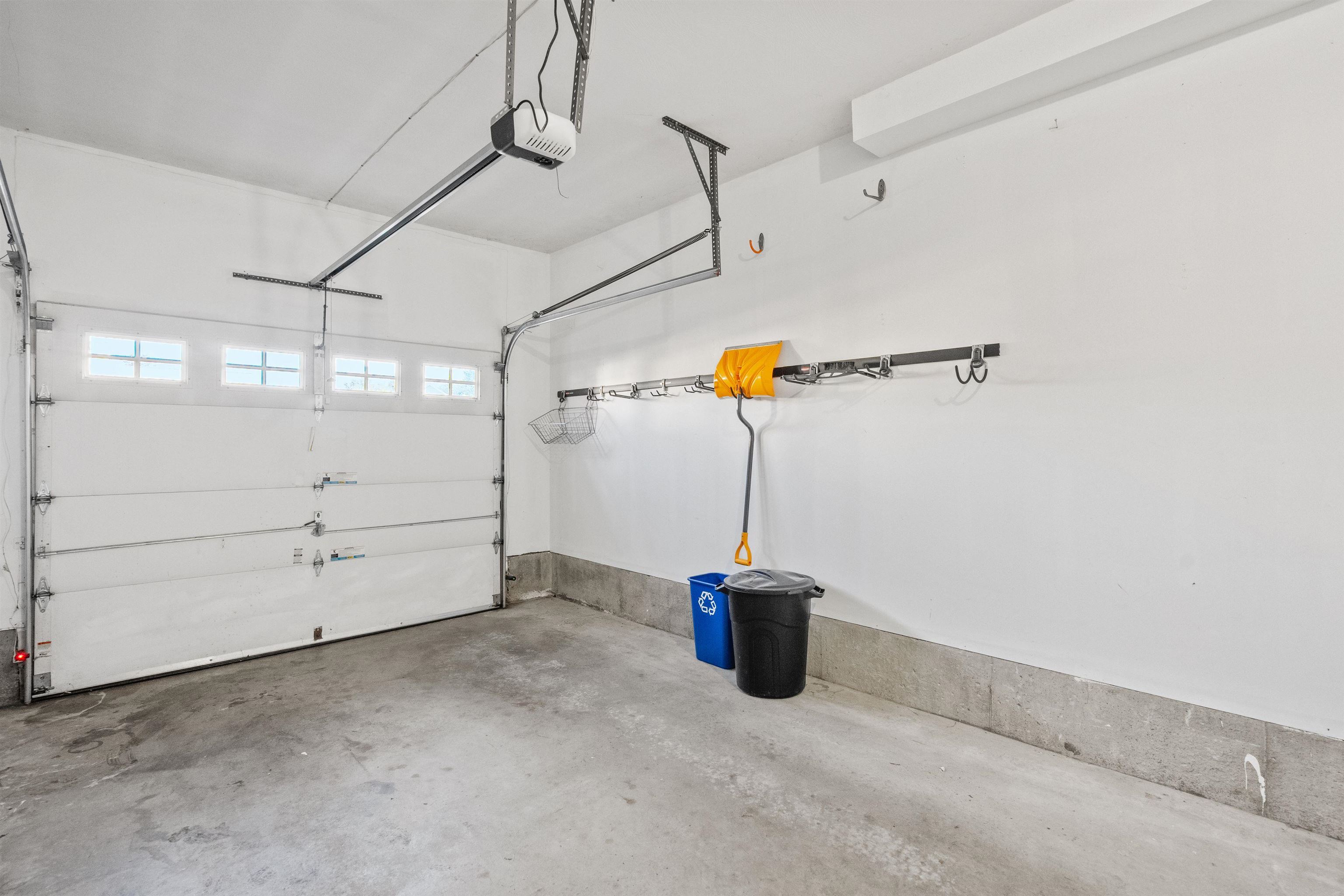 Concord, New Hampshire 03303, United States, 3 Bedrooms Bedrooms, ,3 BathroomsBathrooms,Residential,Active,246313