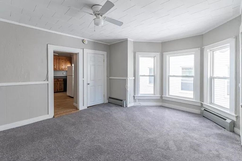 Photo of 260 Bridge Street, Manchester, NH 03104 (MLS # 5067730)