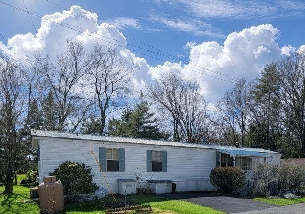 Photo of 16 Harbourt Drive, Winchester, NH 03470 (MLS # 5081339)