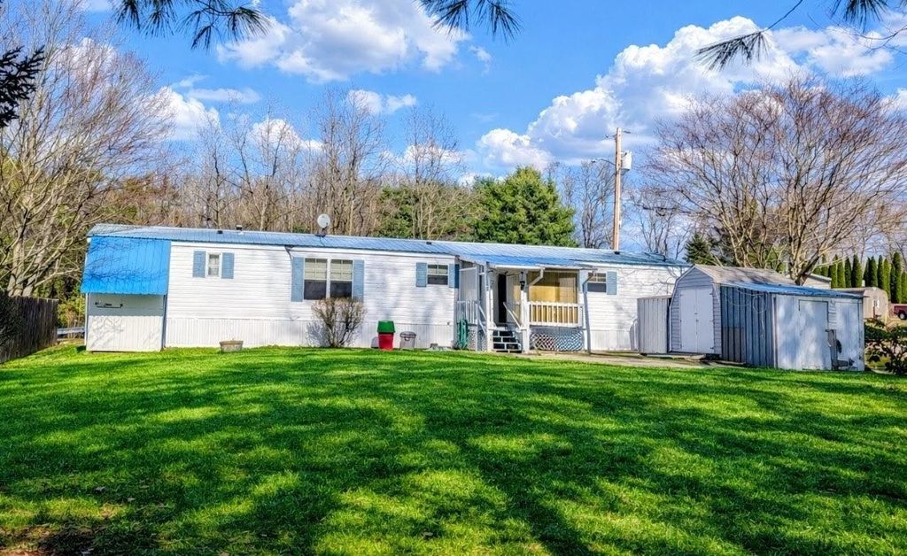 Photo of 16 Harbourt Drive, Winchester, NH 03470 (MLS # 5081339)