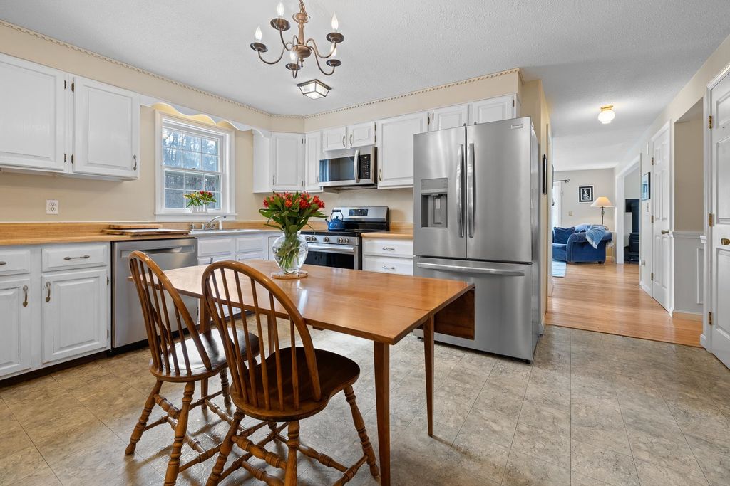 Photo of 6 Wyeth Farm Circle, Lebanon, NH 03784 (MLS # 5079108)