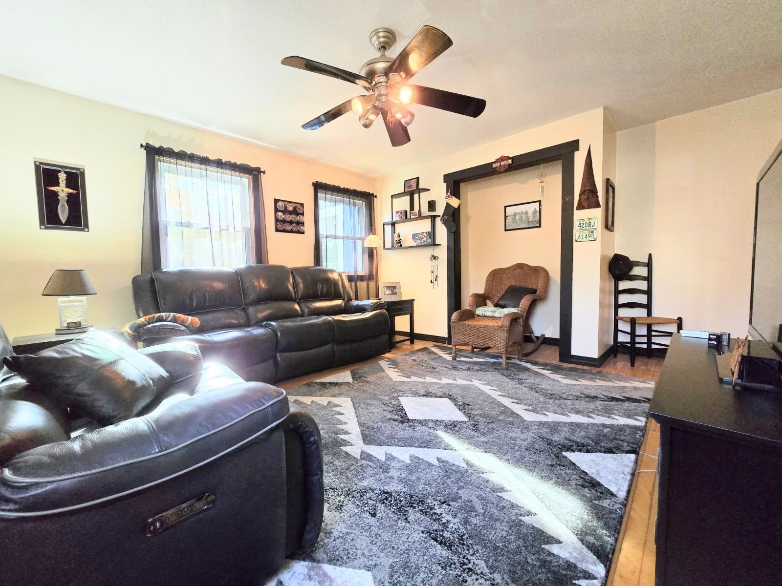 New Boston, New Hampshire 03070, United States, 3 Bedrooms Bedrooms, ,2 BathroomsBathrooms,Residential,Pending,119805