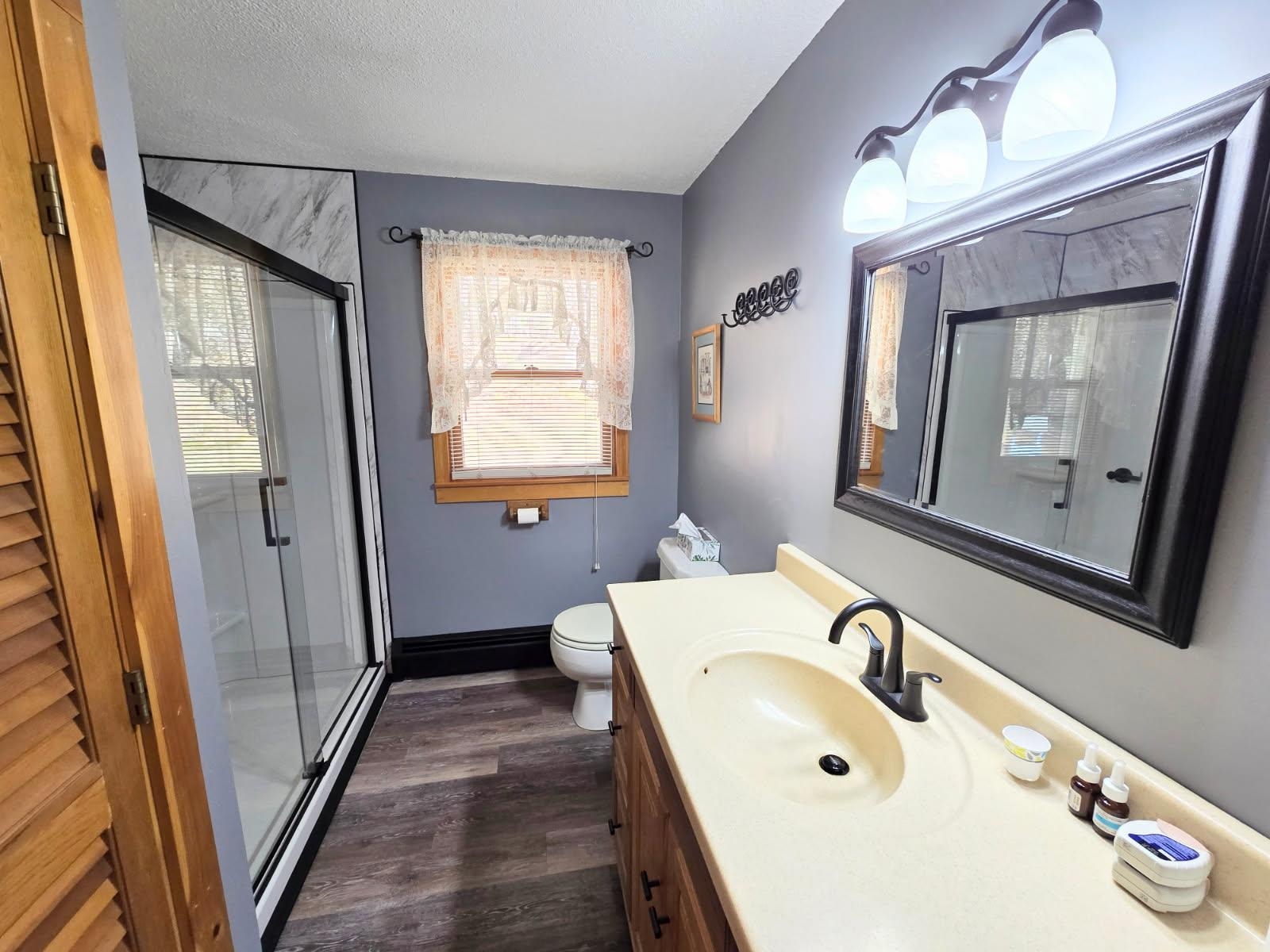 New Boston, New Hampshire 03070, United States, 3 Bedrooms Bedrooms, ,2 BathroomsBathrooms,Residential,Pending,119805