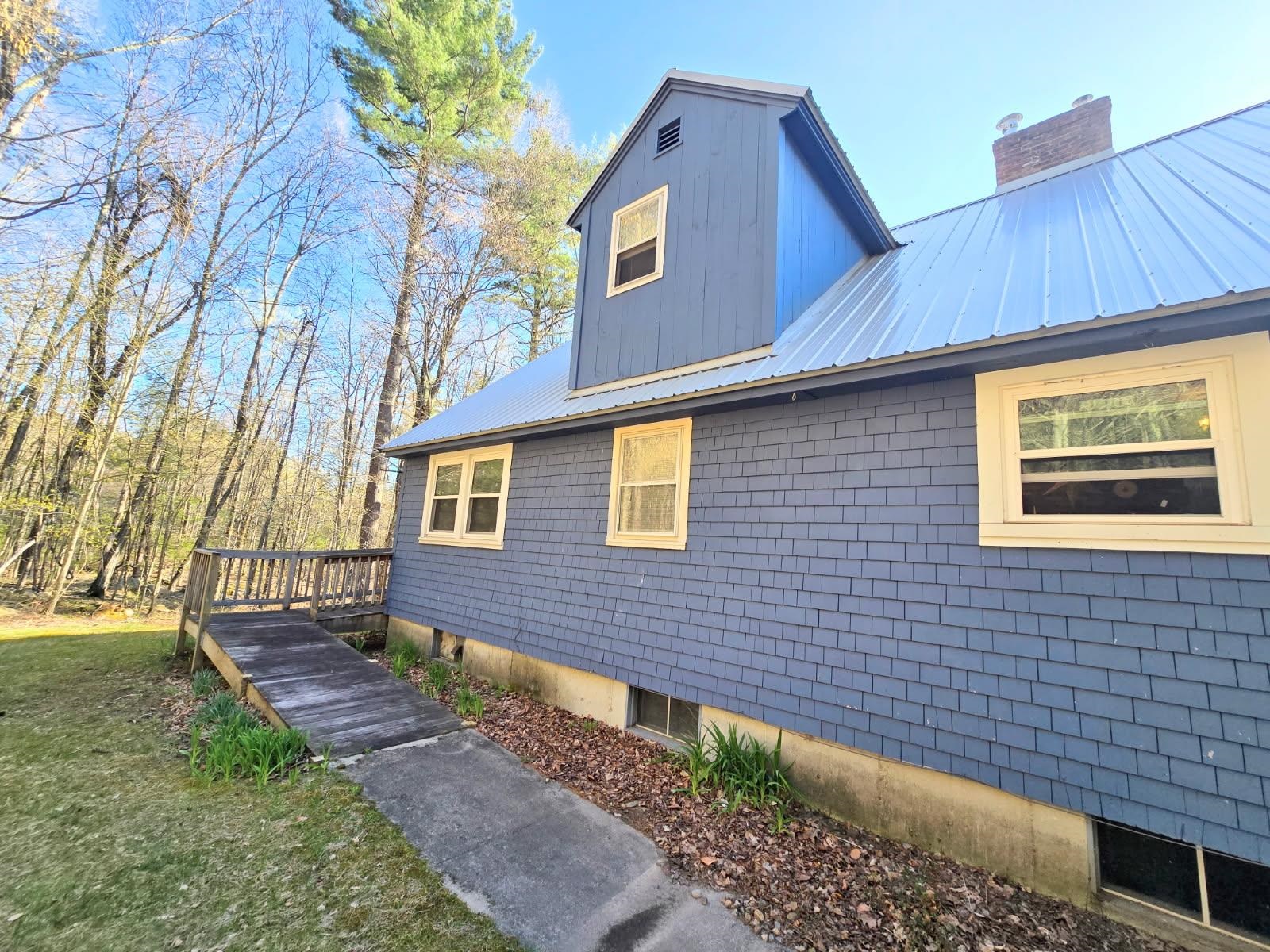 8 Houghton Lane