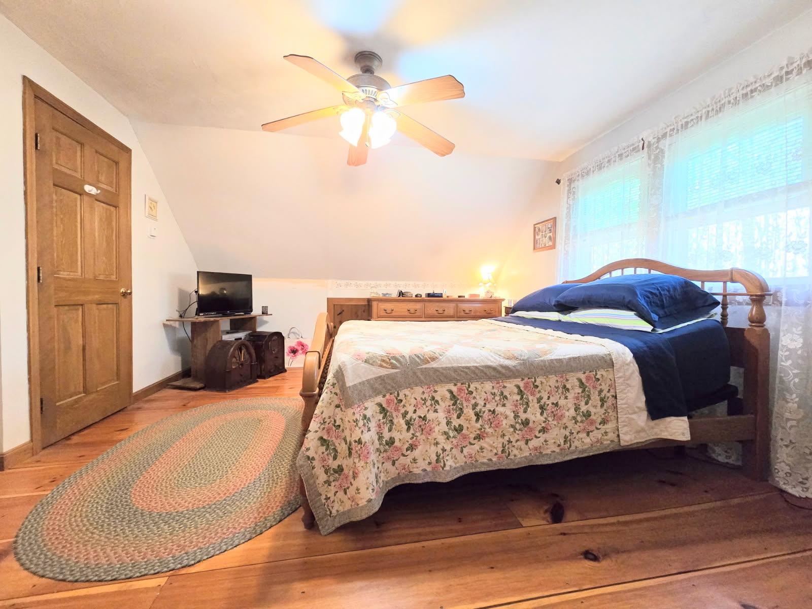 New Boston, New Hampshire 03070, United States, 3 Bedrooms Bedrooms, ,2 BathroomsBathrooms,Residential,Pending,119805