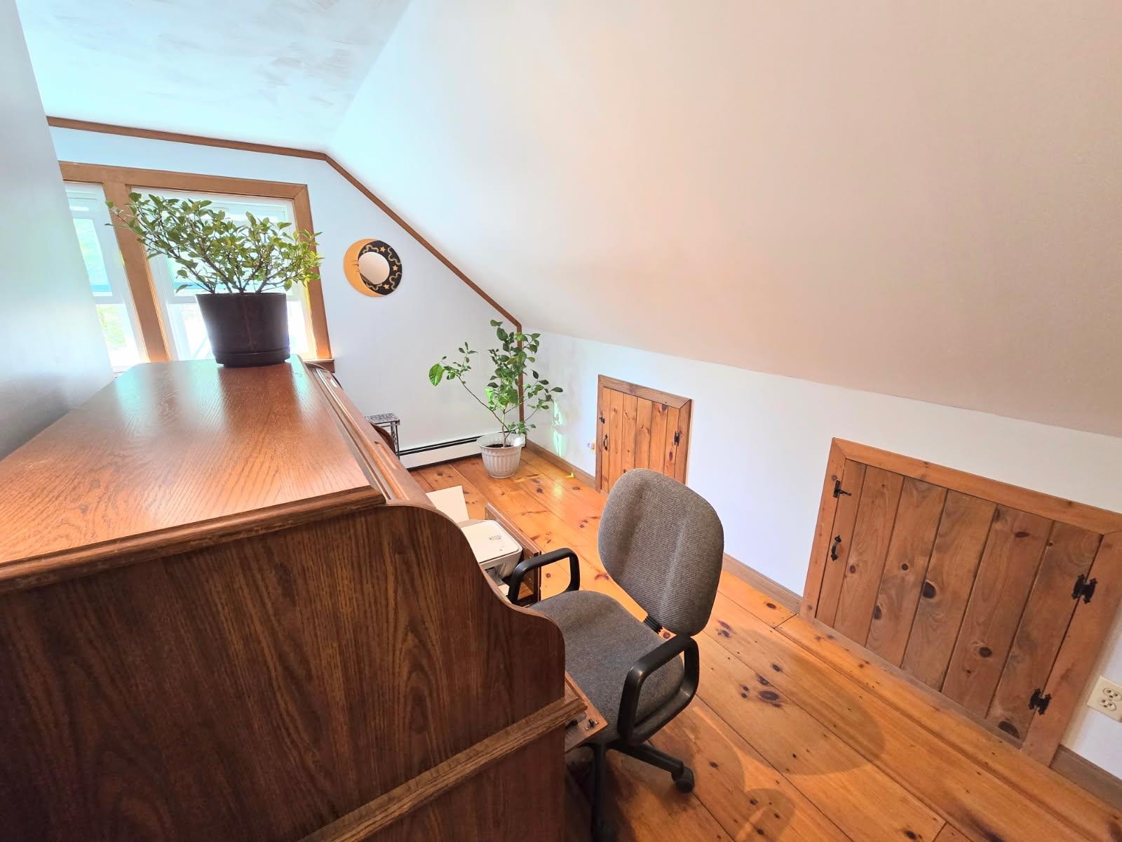 New Boston, New Hampshire 03070, United States, 3 Bedrooms Bedrooms, ,2 BathroomsBathrooms,Residential,Pending,119805