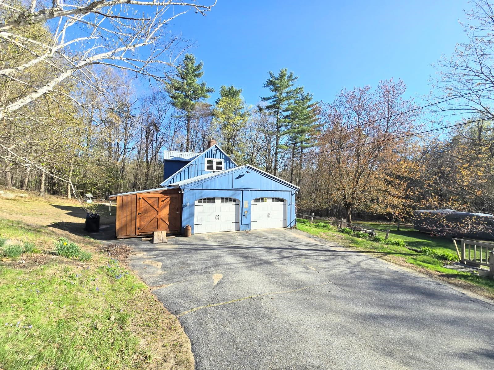 New Boston, New Hampshire 03070, United States, 3 Bedrooms Bedrooms, ,2 BathroomsBathrooms,Residential,Pending,119805