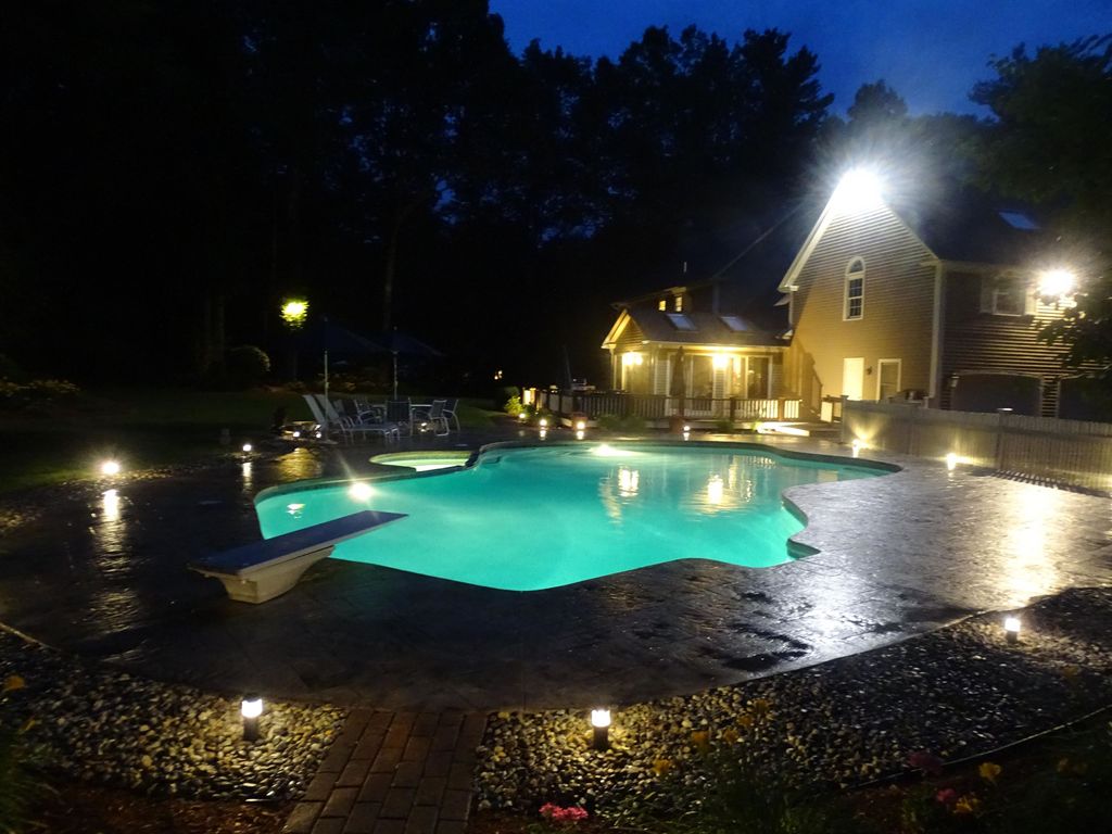 Photo of 18 Hawthorne Road, Windham, NH 03087 (MLS # 5052680)