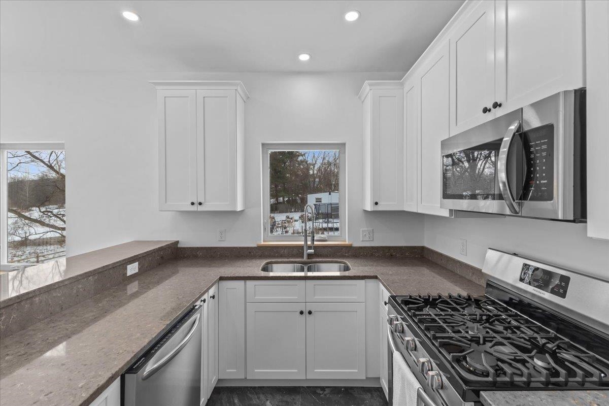 Vergennes, Vermont 05491, United States, 3 Bedrooms Bedrooms, ,2 BathroomsBathrooms,Residential,Active,44861