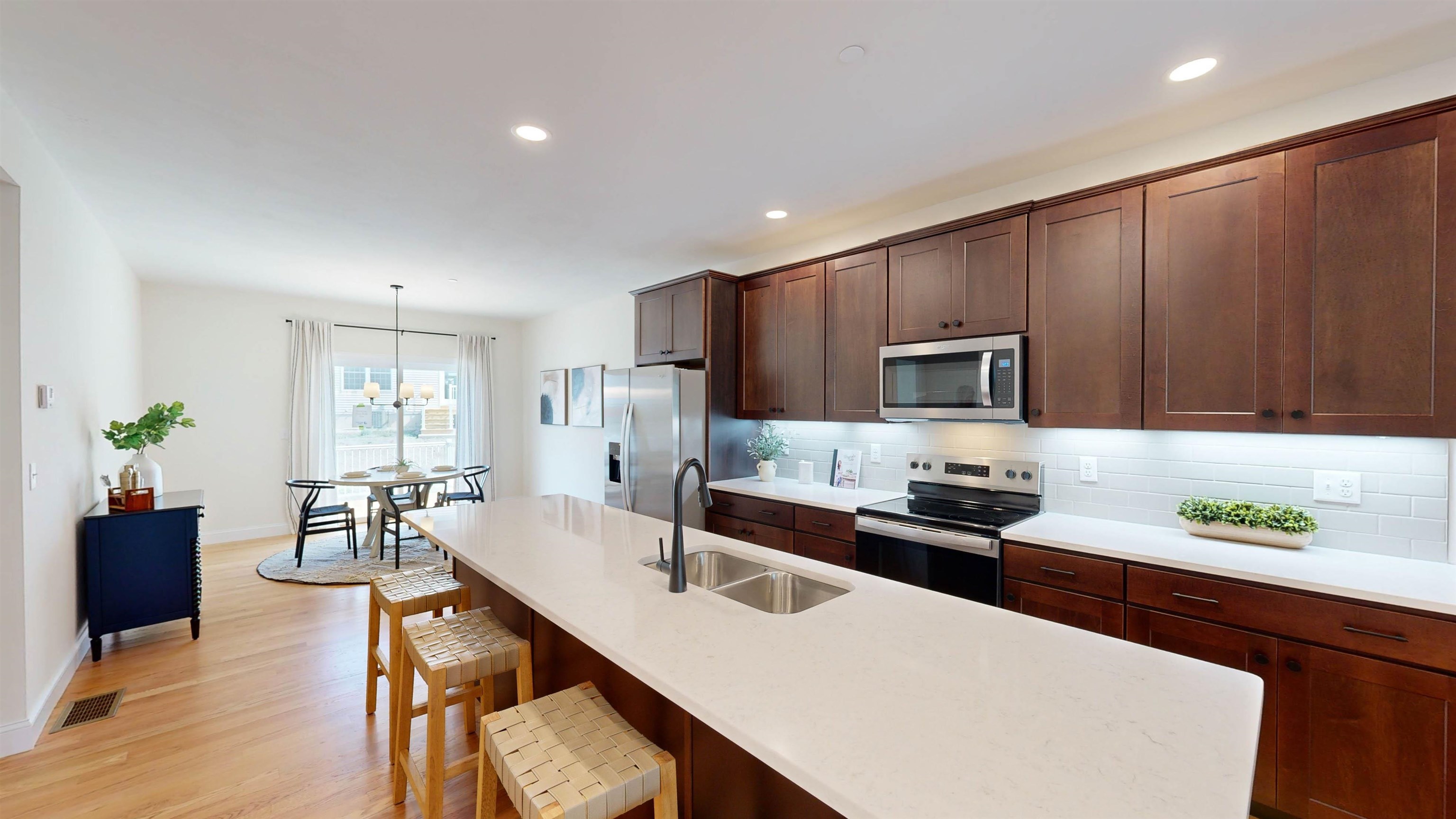 2 Chesterfield Lane 11B