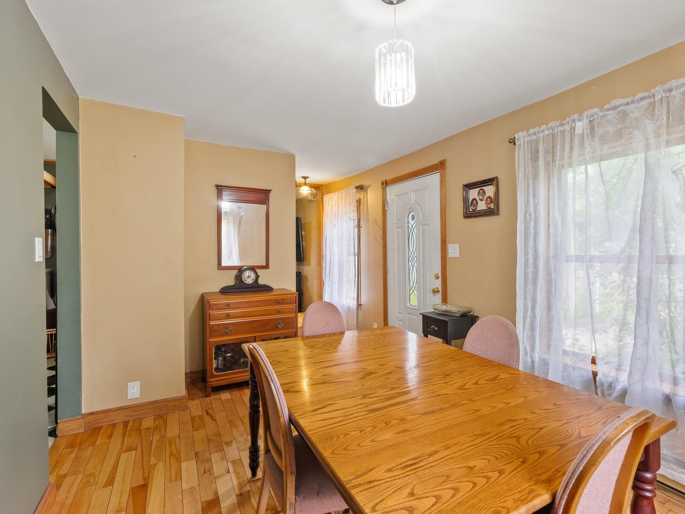 648 Raymond Road
