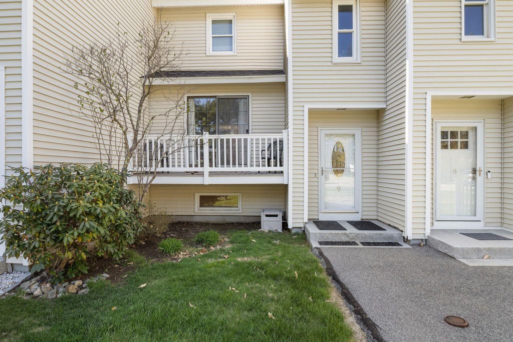 Photo of 9 Pine Meadows Drive, Exeter, NH 03833 (MLS # 5079352)