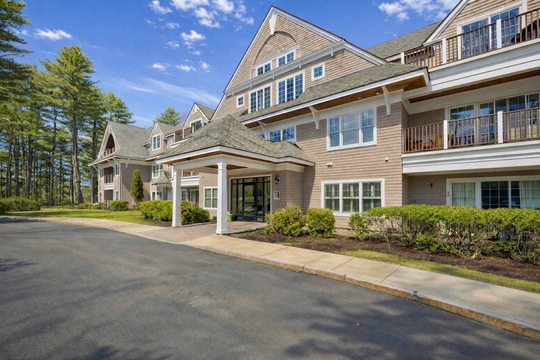 100 Shepards Cove Road H301