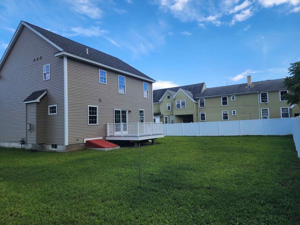 Photo of 21 Library Street, Hudson, NH 03051 (MLS # 5085813)