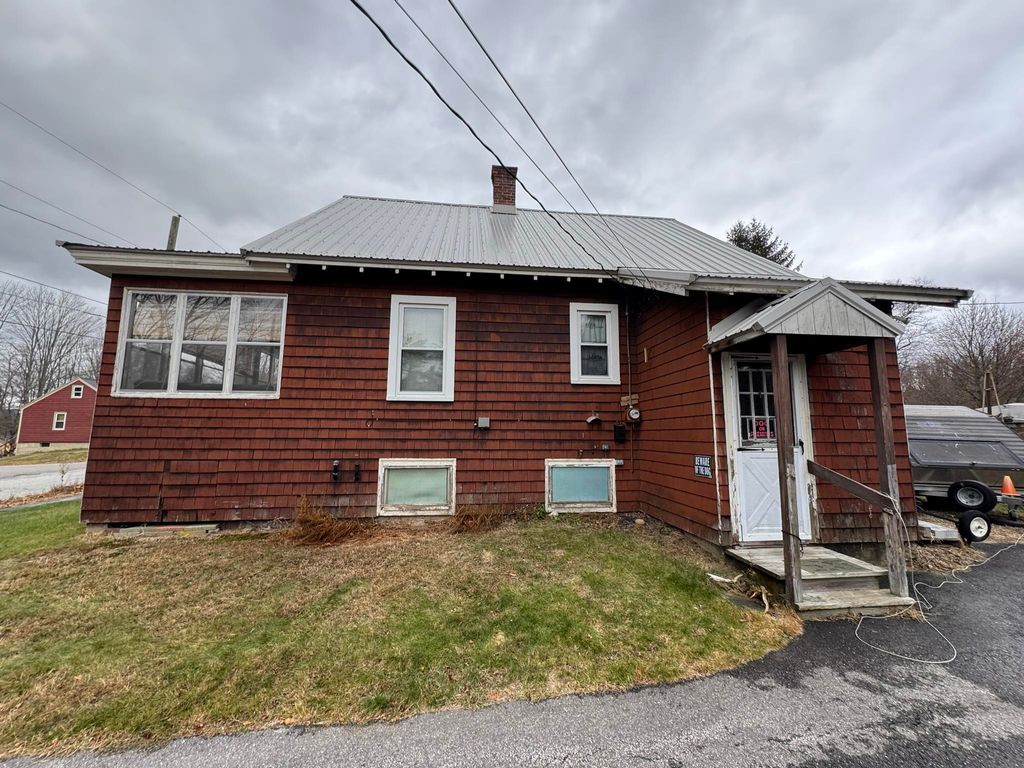 Photo of 13 Hawthorne Street, Plymouth, NH 03264 (MLS # 5072276)