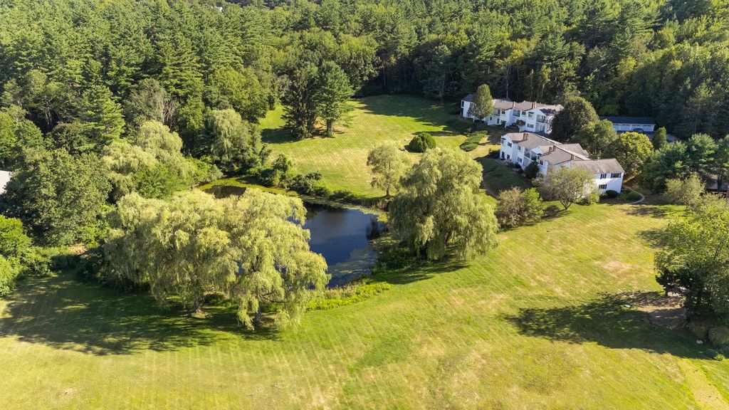 Photo of 135 Amherst Street #28, Amherst, NH 03031 (MLS # 5078942)