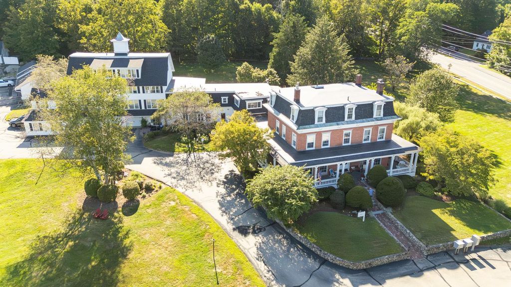 Photo of 135 Amherst Street #28, Amherst, NH 03031 (MLS # 5078942)