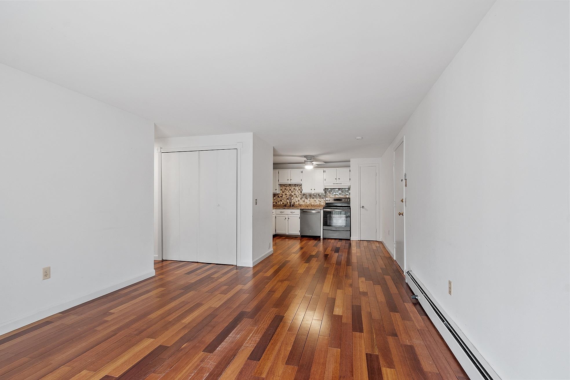 809 White Cedar Boulevard