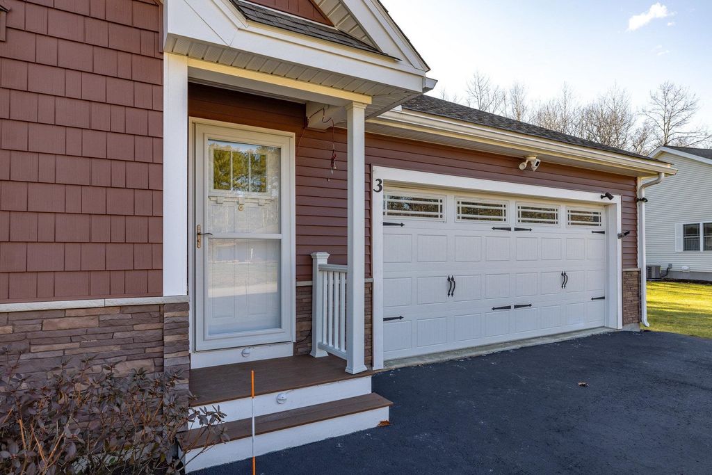 Photo of 3 Wilson Way, Brentwood, NH 03833 (MLS # 5071133)