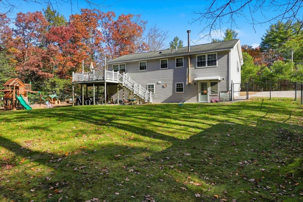 Photo of 22 Cardinal Lane, Litchfield, NH 03052 (MLS # 5067752)