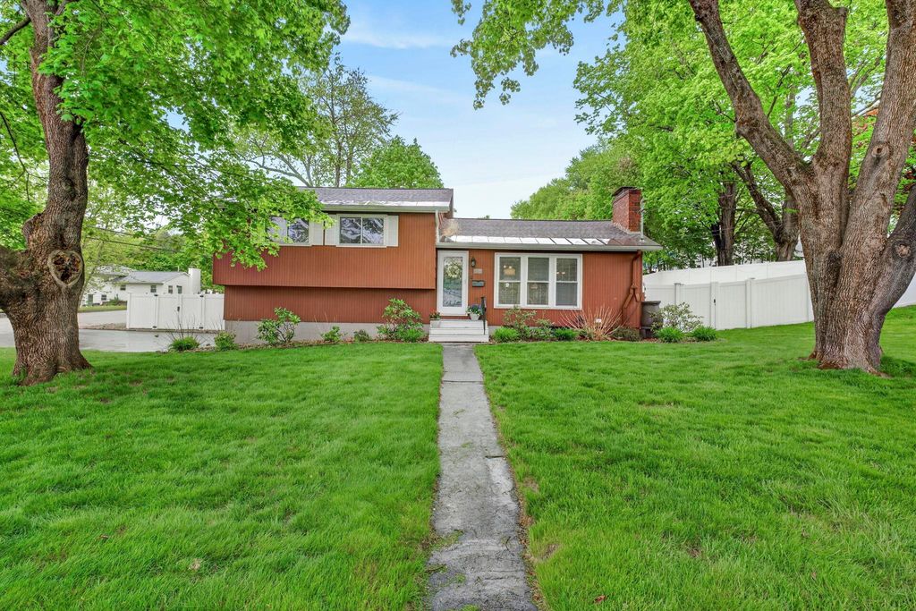 Photo of 130 Colgate Road, Nashua, NH 03064 (MLS # 5089161)