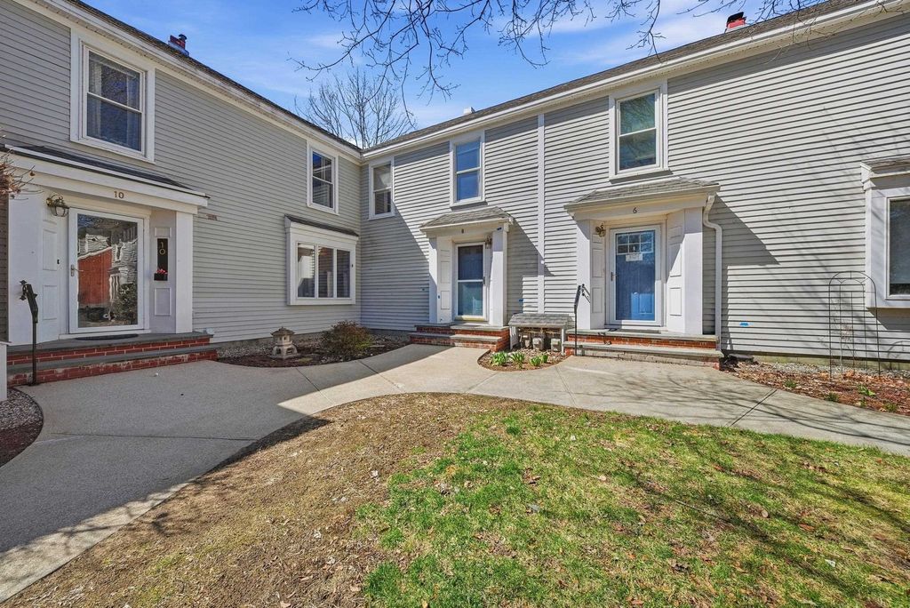 Photo of 8 Mill Falls Road, Pembroke, NH 03275 (MLS # 5082736)