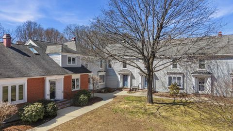 Photo of 8 Mill Falls Road, Pembroke, NH 03275 (MLS # 5082736)