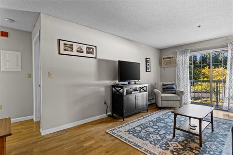 Photo of 490 River Road #13, Manchester, NH 03104 (MLS # 5074807)