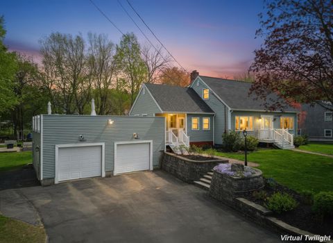 Photo of 9 Springview Terrace, Plaistow, NH 03865 (MLS # 5088450)