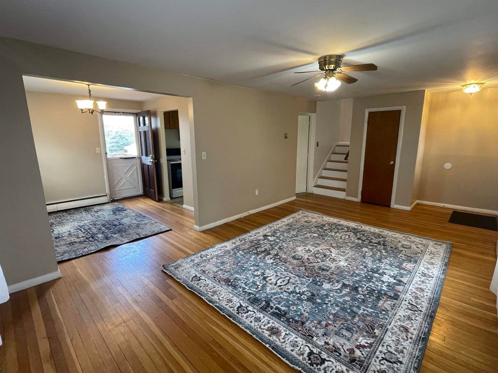 Photo of 10 Larry Lane, Portsmouth, NH 03801 (MLS # 5081055)