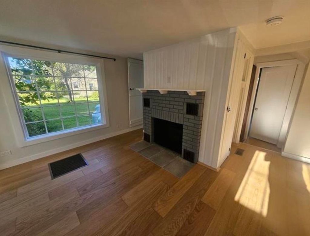 Photo of 489 Elm Street, Keene, NH 03431 (MLS # 5085402)