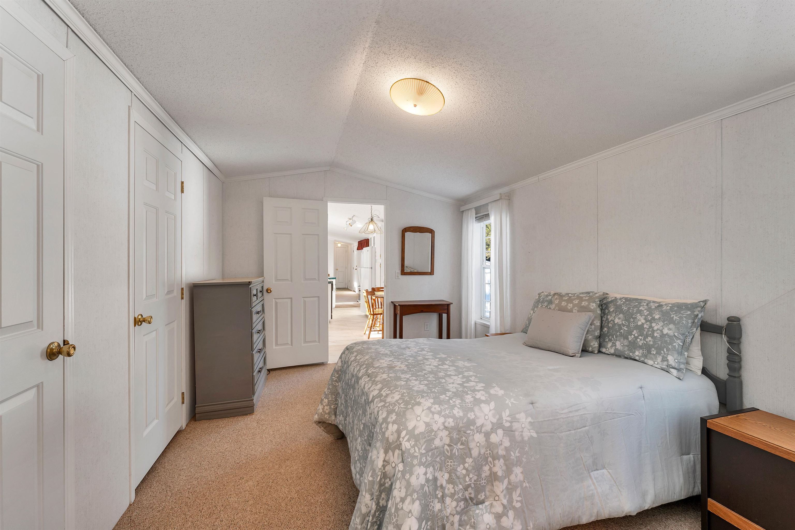 Laconia, New Hampshire 03246, United States, 2 Bedrooms Bedrooms, ,2 BathroomsBathrooms,Residential,Pending,21681