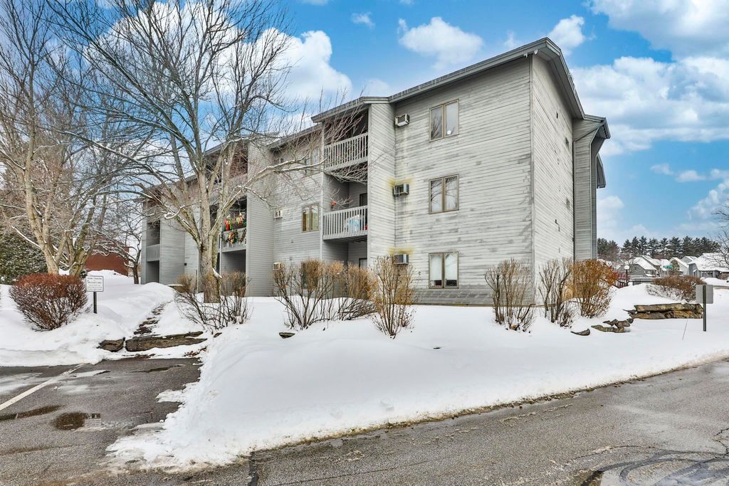 Photo of 5 Tsienneto Road #194, Derry, NH 03038 (MLS # 5076618)