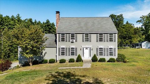 Photo of 44 Pheasant Run Drive, Chester, NH 03036 (MLS # 5060963)