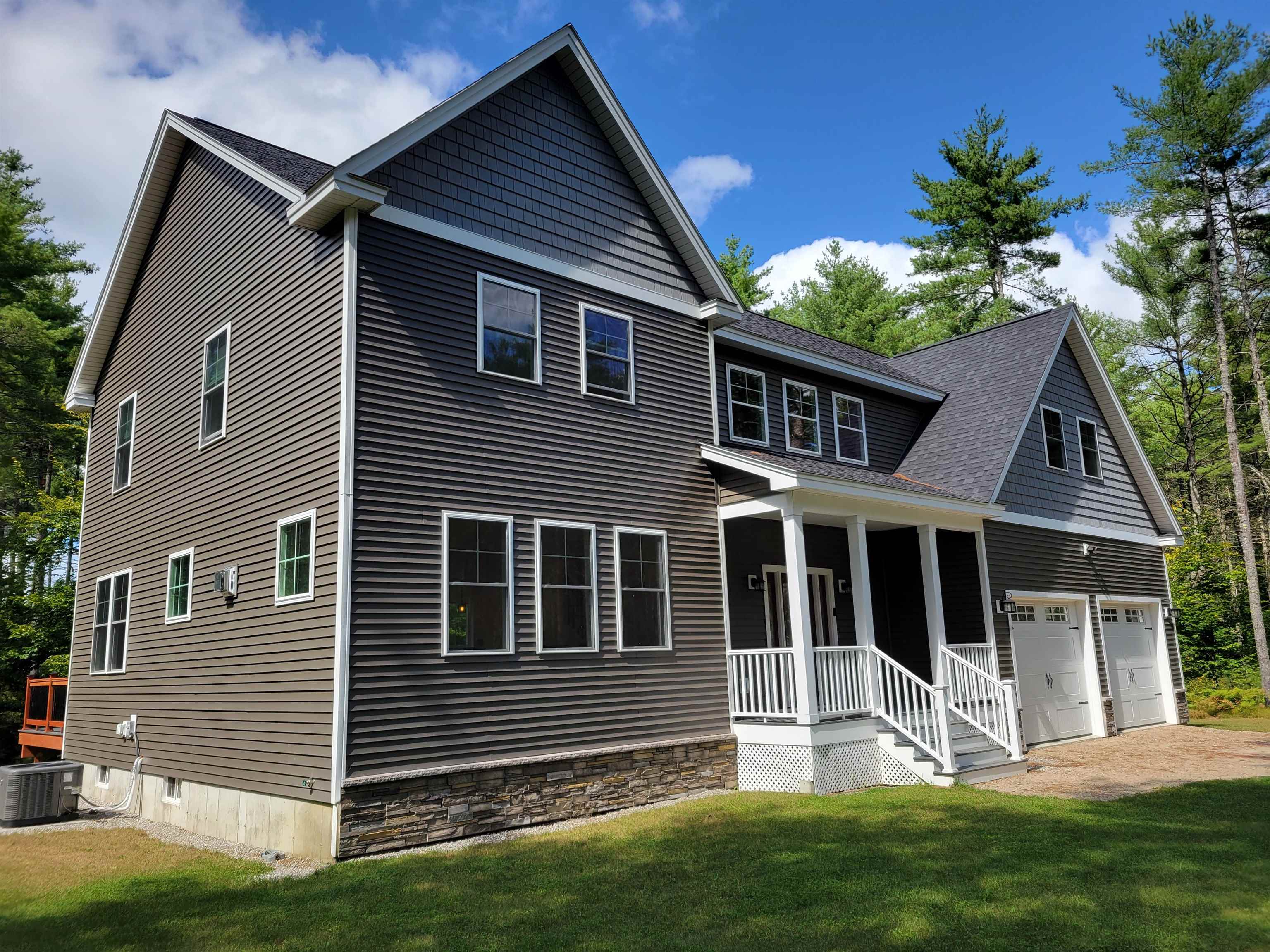 16 Ghia Street