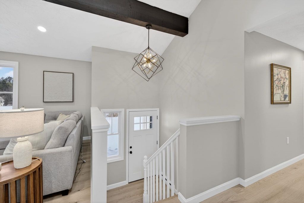 Photo of 5 Heron Drive, Londonderry, NH 03053 (MLS # 5072318)