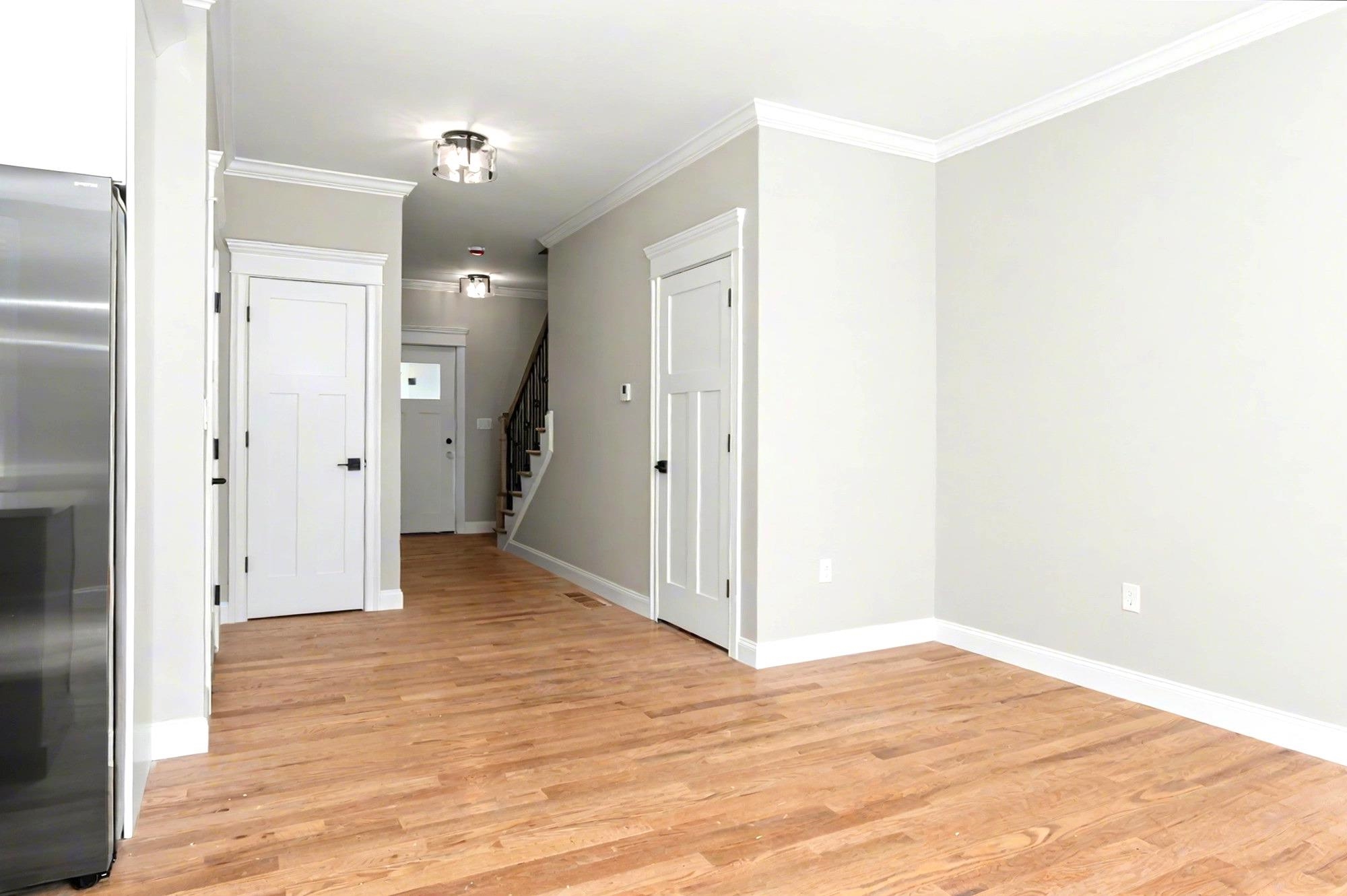 82 Wilton Road A & B