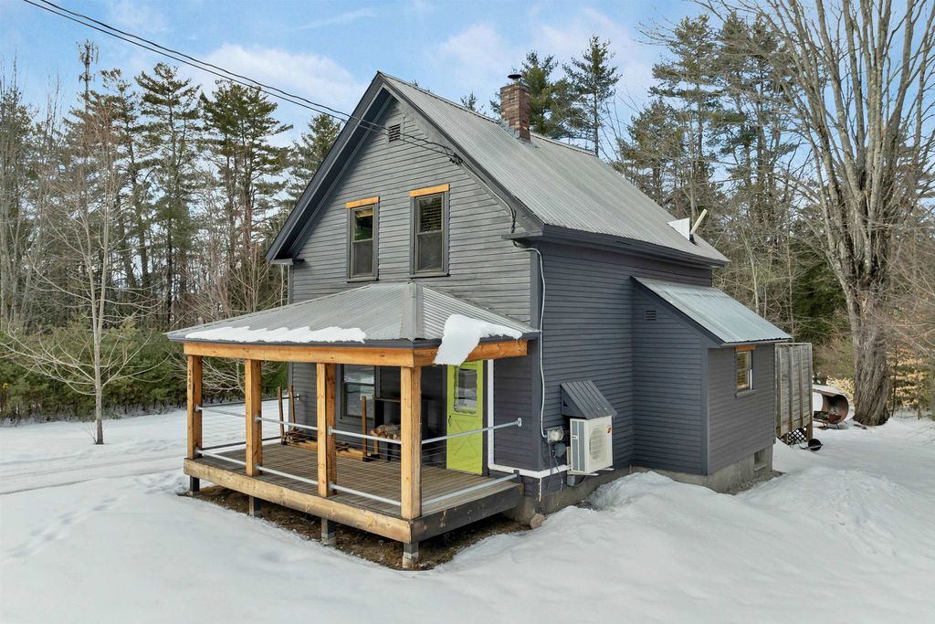 Photo of 260 East Main Street, Conway, NH 03818 (MLS # 5076261)