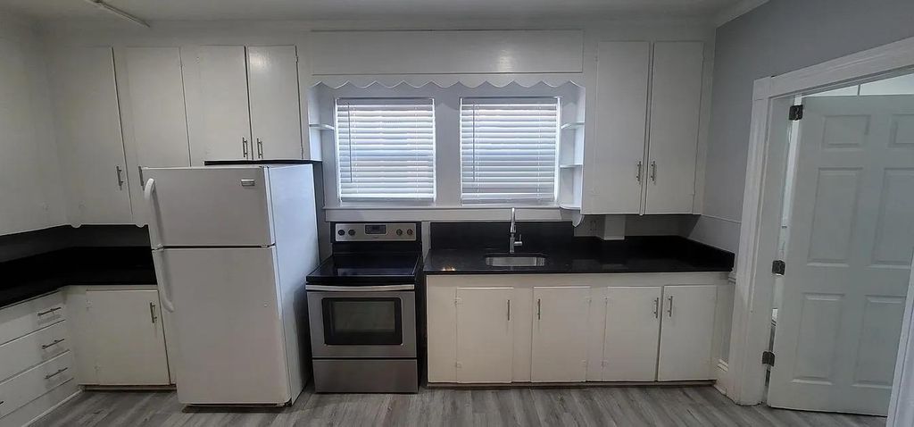 Photo of 97 Taylor Street #1R, Manchester, NH 03103 (MLS # 5069139)