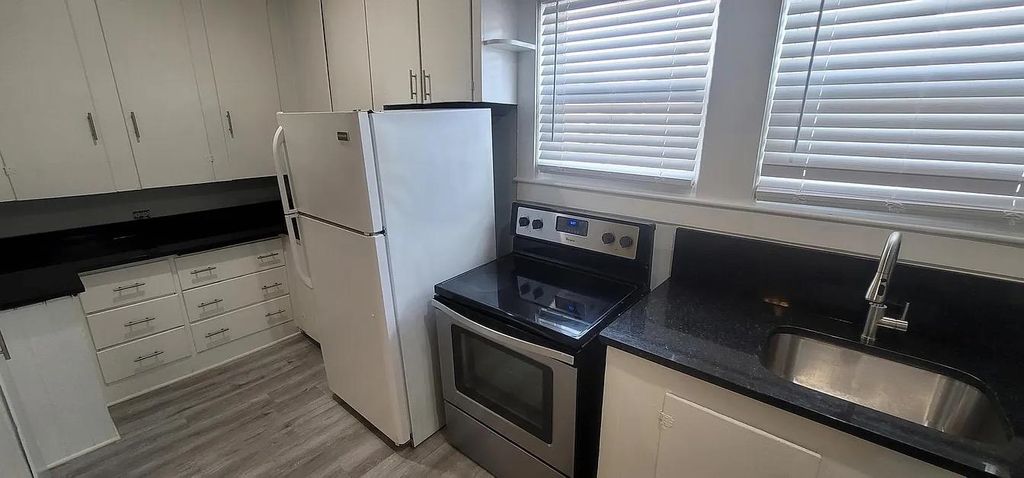 Photo of 97 Taylor Street #1R, Manchester, NH 03103 (MLS # 5069139)