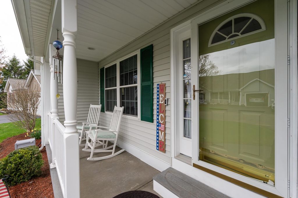 Photo of 5 Madeleine Court, Hudson, NH 03051 (MLS # 5084350)