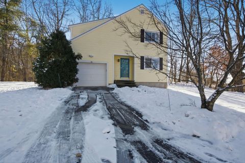 Photo of 26 Mindy Place #26, Nashua, NH 03064 (MLS # 5073883)