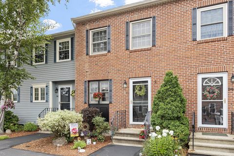 Photo of 945 Fox Hollow Drive, Hudson, NH 03051 (MLS # 5055271) Photo of 945 Fox Hollow Drive, Hudson, NH 03051 (MLS # 5055271)