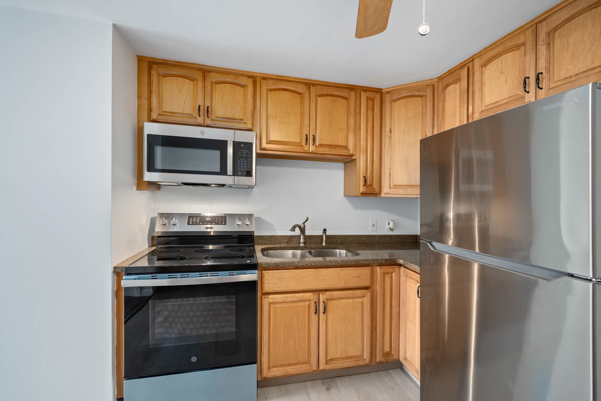 Derry, New Hampshire 03038, United States, 2 Bedrooms Bedrooms, ,1 BathroomBathrooms,Residential,Active,164843