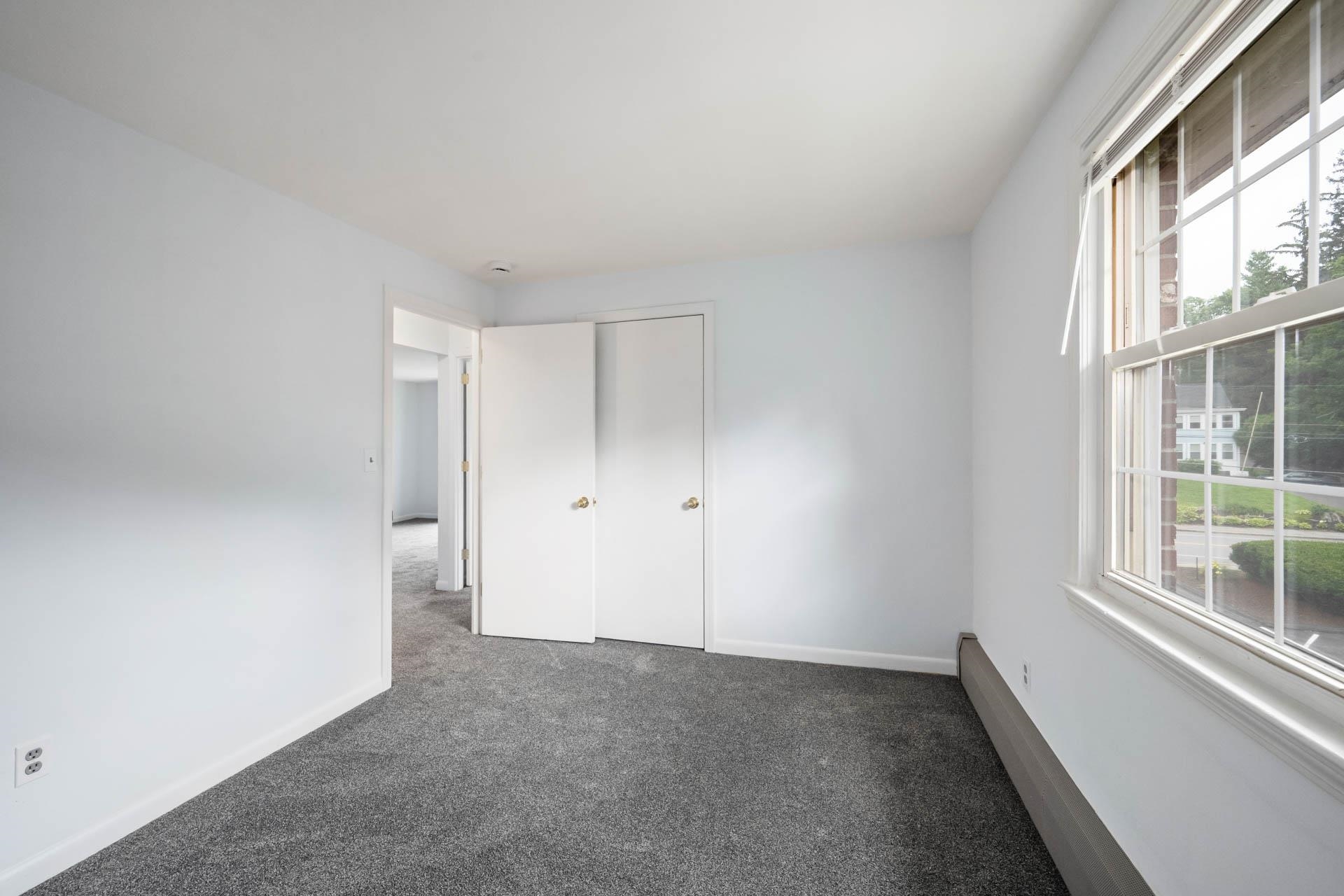 Derry, New Hampshire 03038, United States, 2 Bedrooms Bedrooms, ,1 BathroomBathrooms,Residential,Active,164843