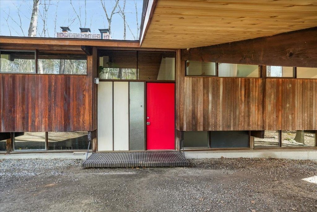 Photo of 56 Piscataqua Road, Dover, NH 03820 (MLS # 5083992)