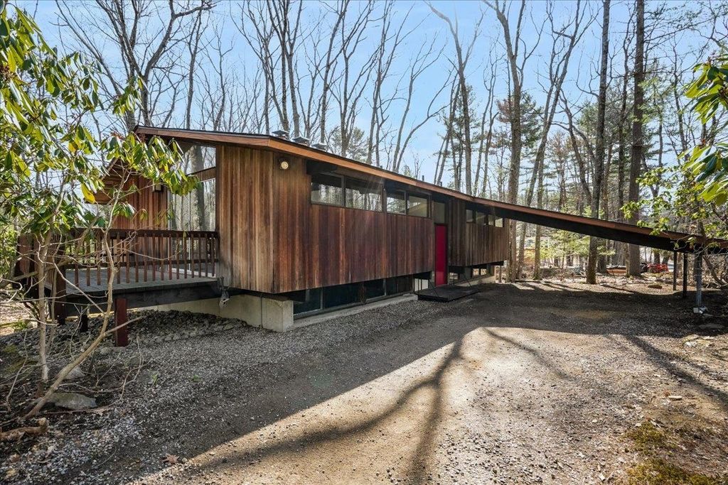 Photo of 56 Piscataqua Road, Dover, NH 03820 (MLS # 5083992)