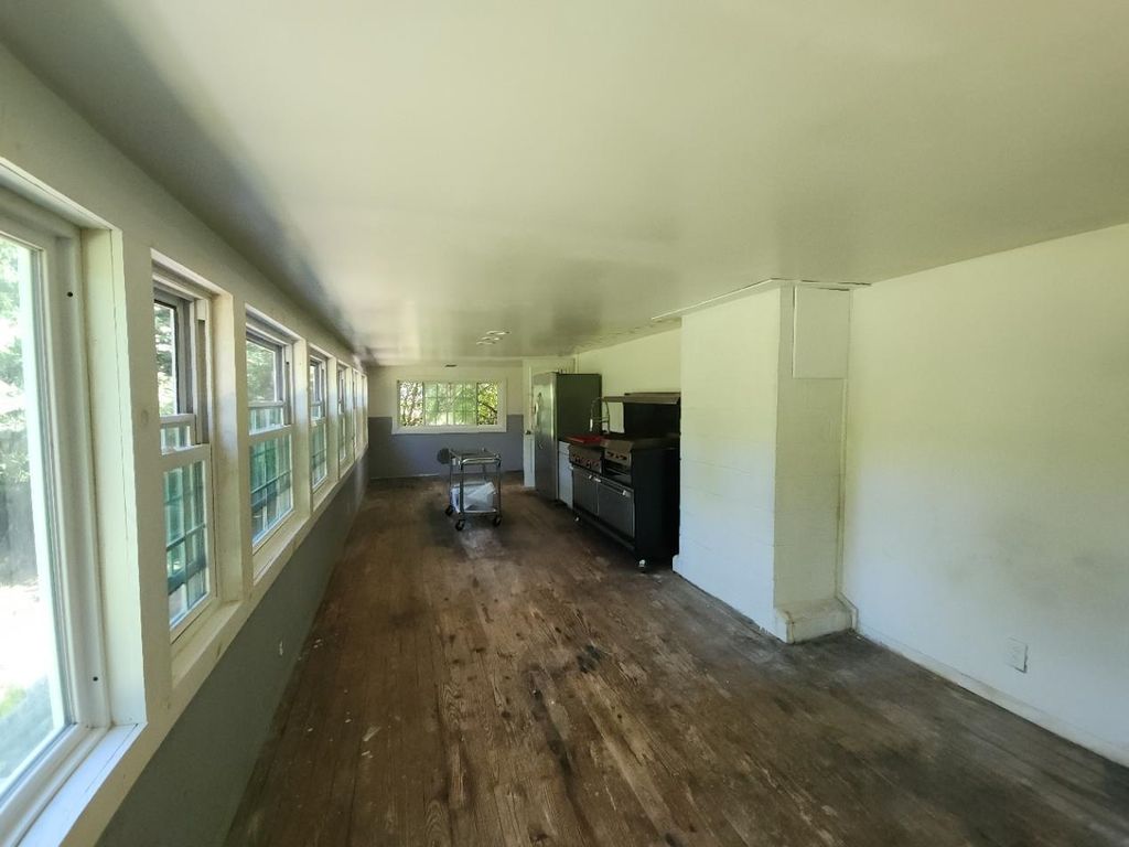 Photo of 10 Albin Avenue, Allenstown, NH 03275 (MLS # 5058483)